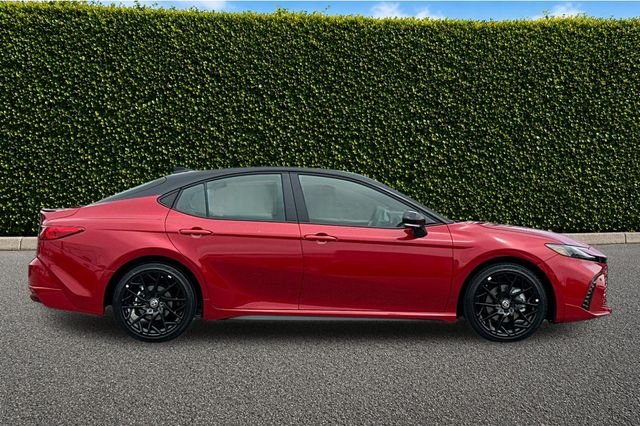 New 2026 Supersonic Red with Midnight Black Metallic roof Toyota XSE image 3