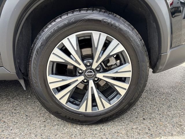 Used 2023 Super Black Nissan SV image 29