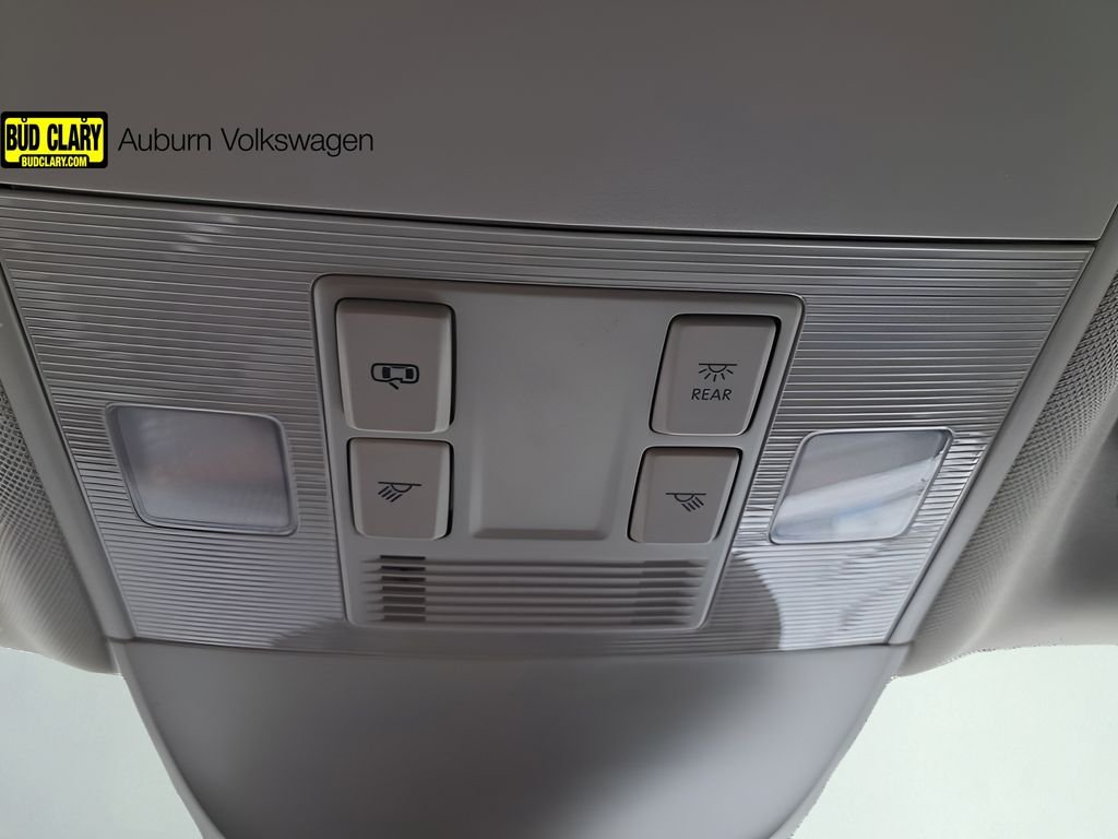 2025 Volkswagen Taos SE - Photo 32