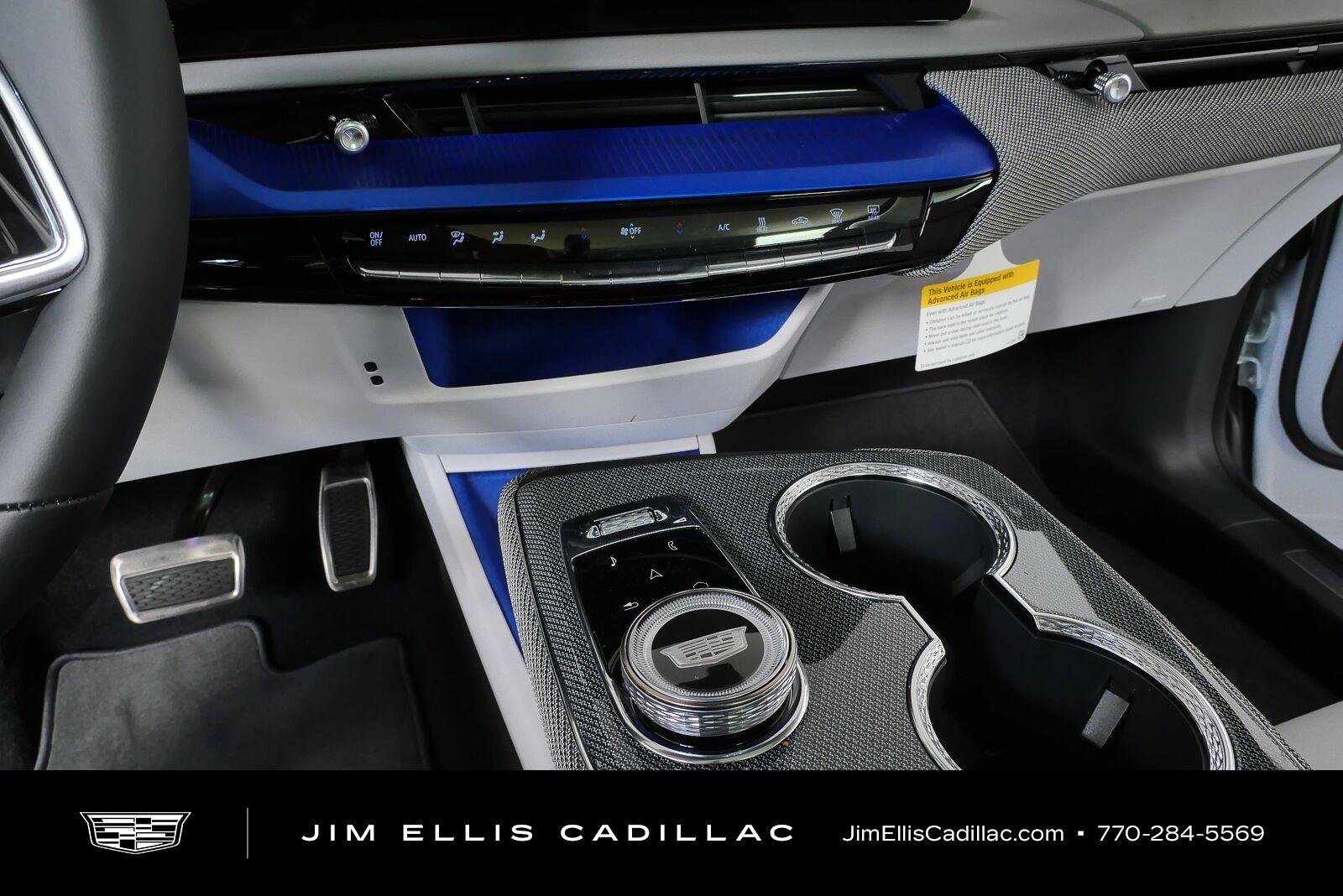 2027 Cadillac OPTIQ Luxury - Photo 17