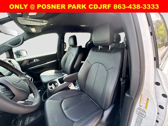 New 2026 Bright White Clear-Coat Exterior Paint Chrysler  image 20