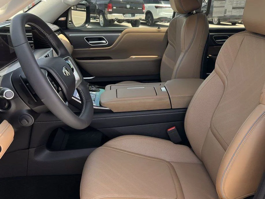 New 2027 RADIANT WHITE INFINITI Luxe 2WD image 20