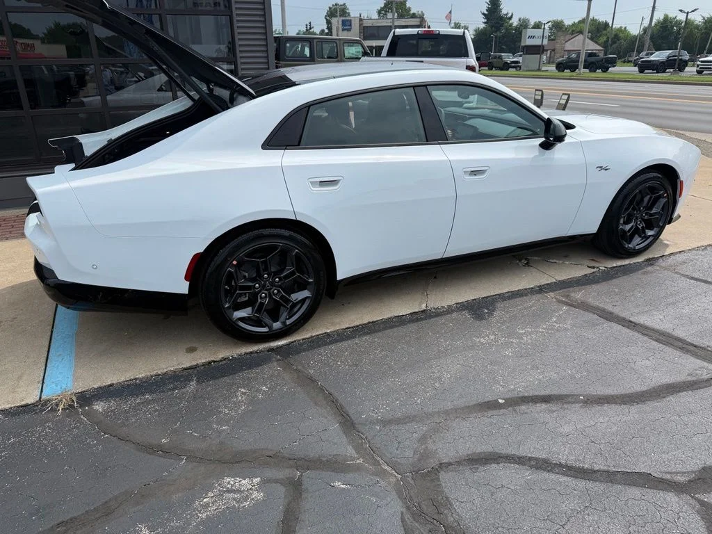 New 2027 White Knuckle Exterior Paint Dodge R/T Plus image 13