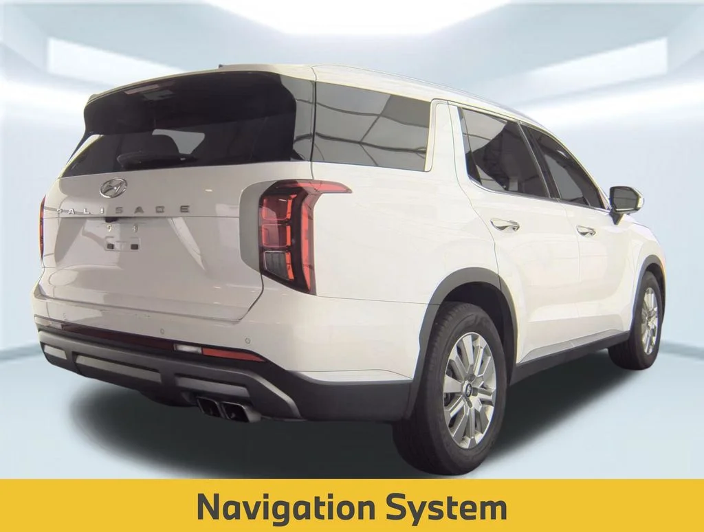 Used 2023 White Hyundai SEL image 2