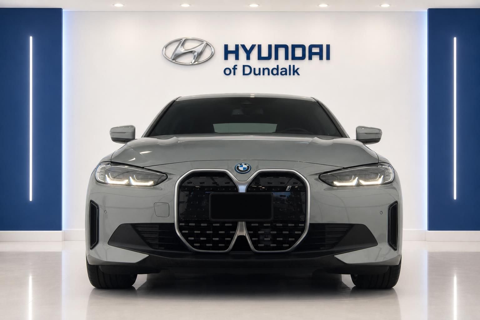 Used 2023 Gray BMW eDrive40 image 3