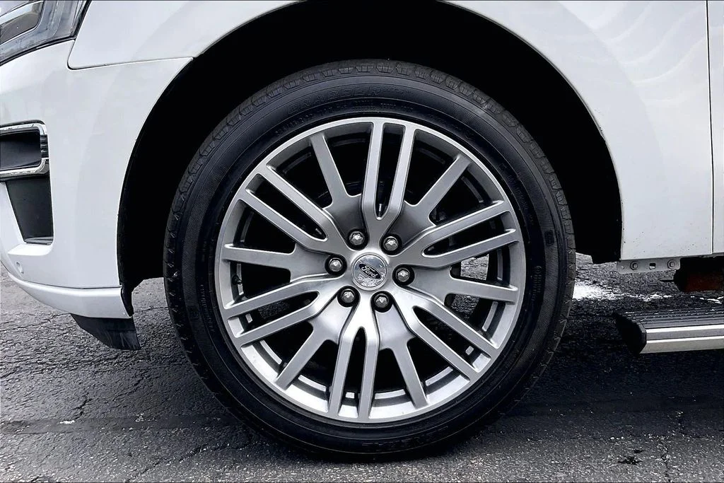 Used 2022 White Ford Platinum image 8