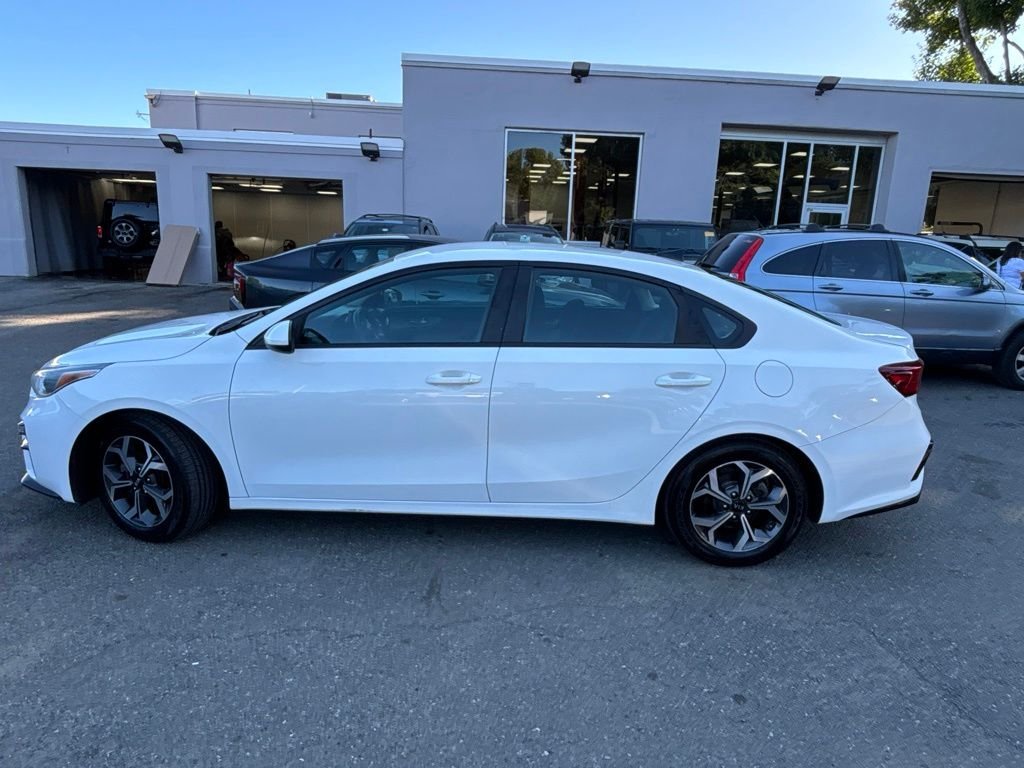 Used 2021 White Kia LXS image 3