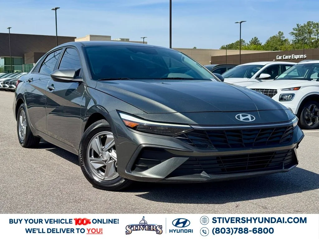 2025 Hyundai Elantra SE