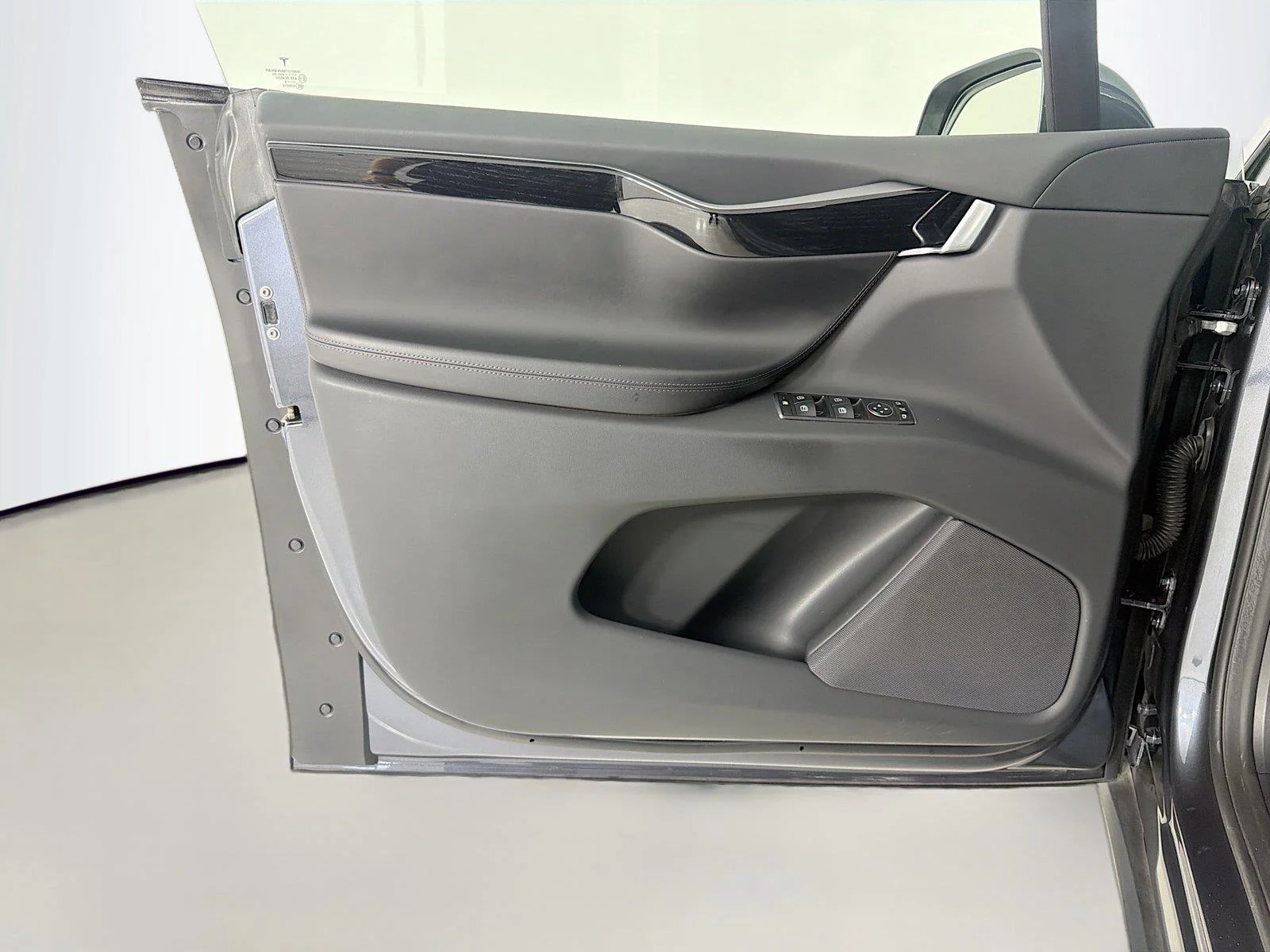 Used 2018  Tesla 100D image 6
