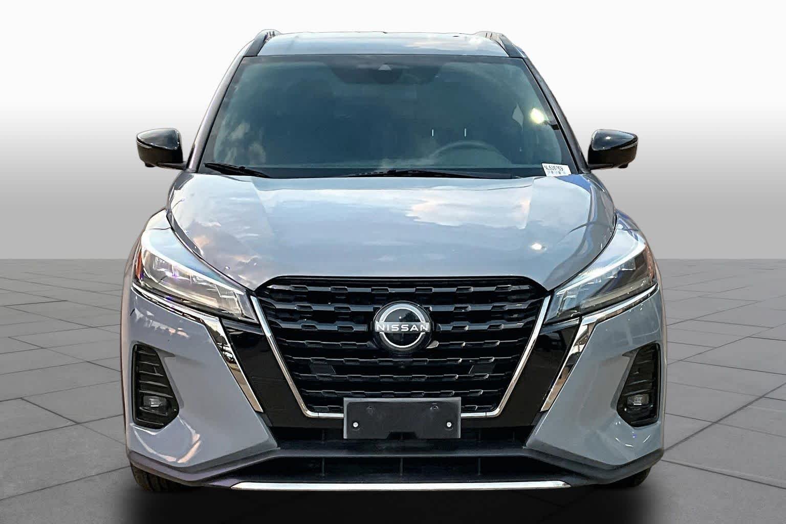 Used 2022 Boulder Gray Pearl Nissan SR image 4