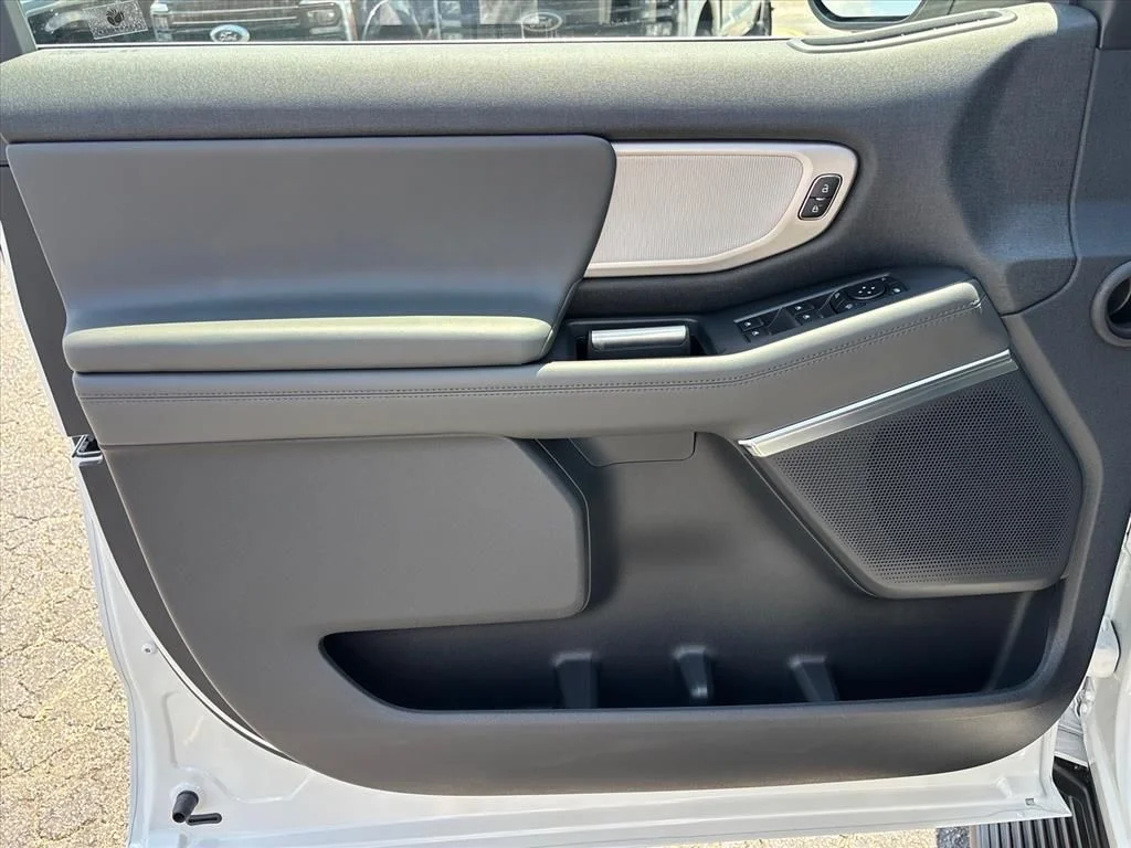 New 2027 Star White Metallic Tri-Coat Ford Active image 24
