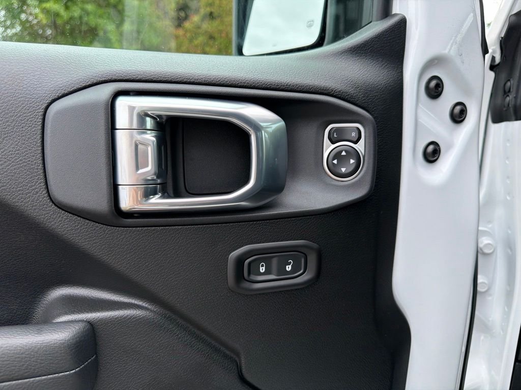 New 2026 Bright White Clearcoat Jeep Mojave image 13