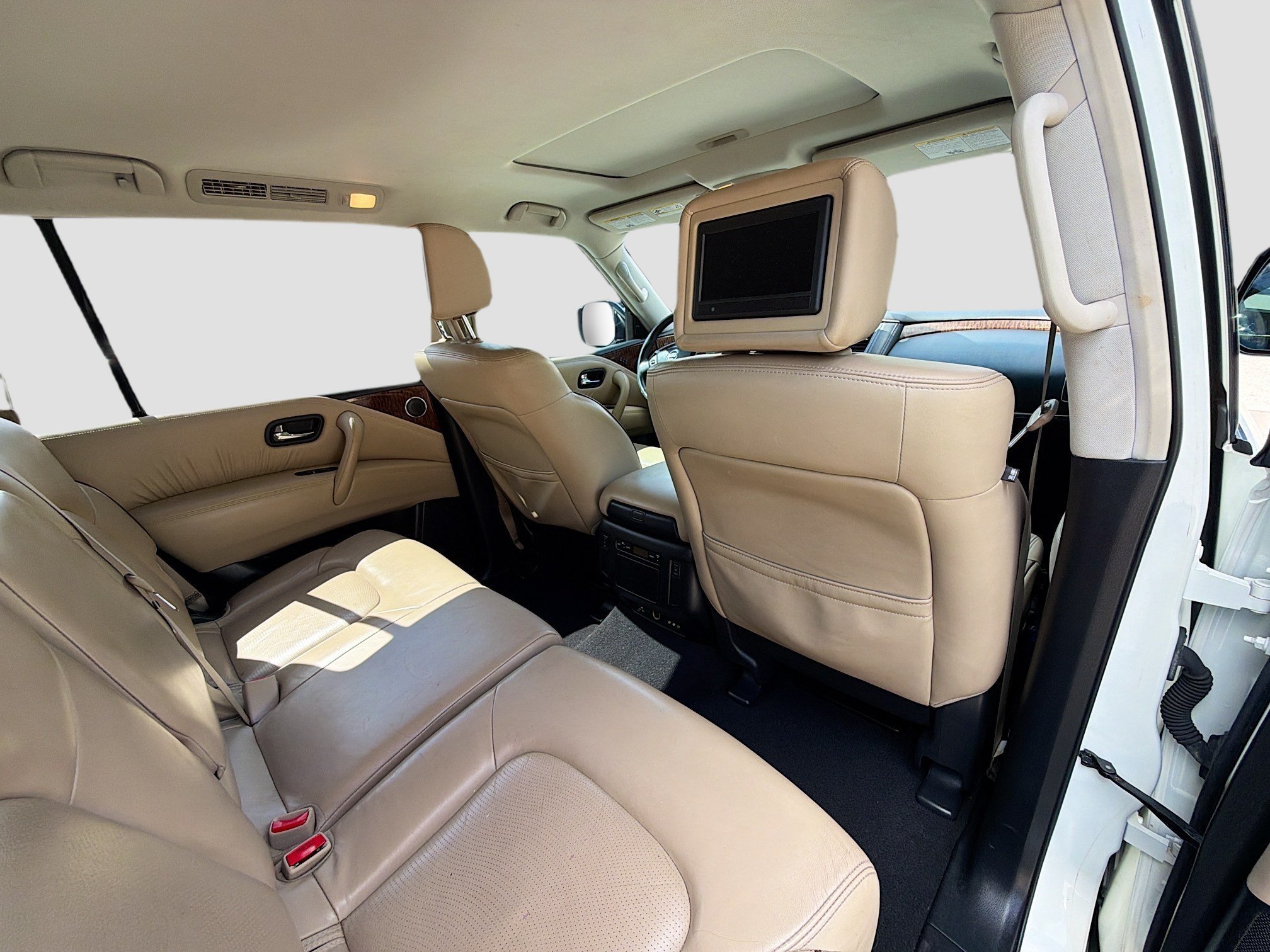 2017 Nissan Armada Platinum - Photo 27