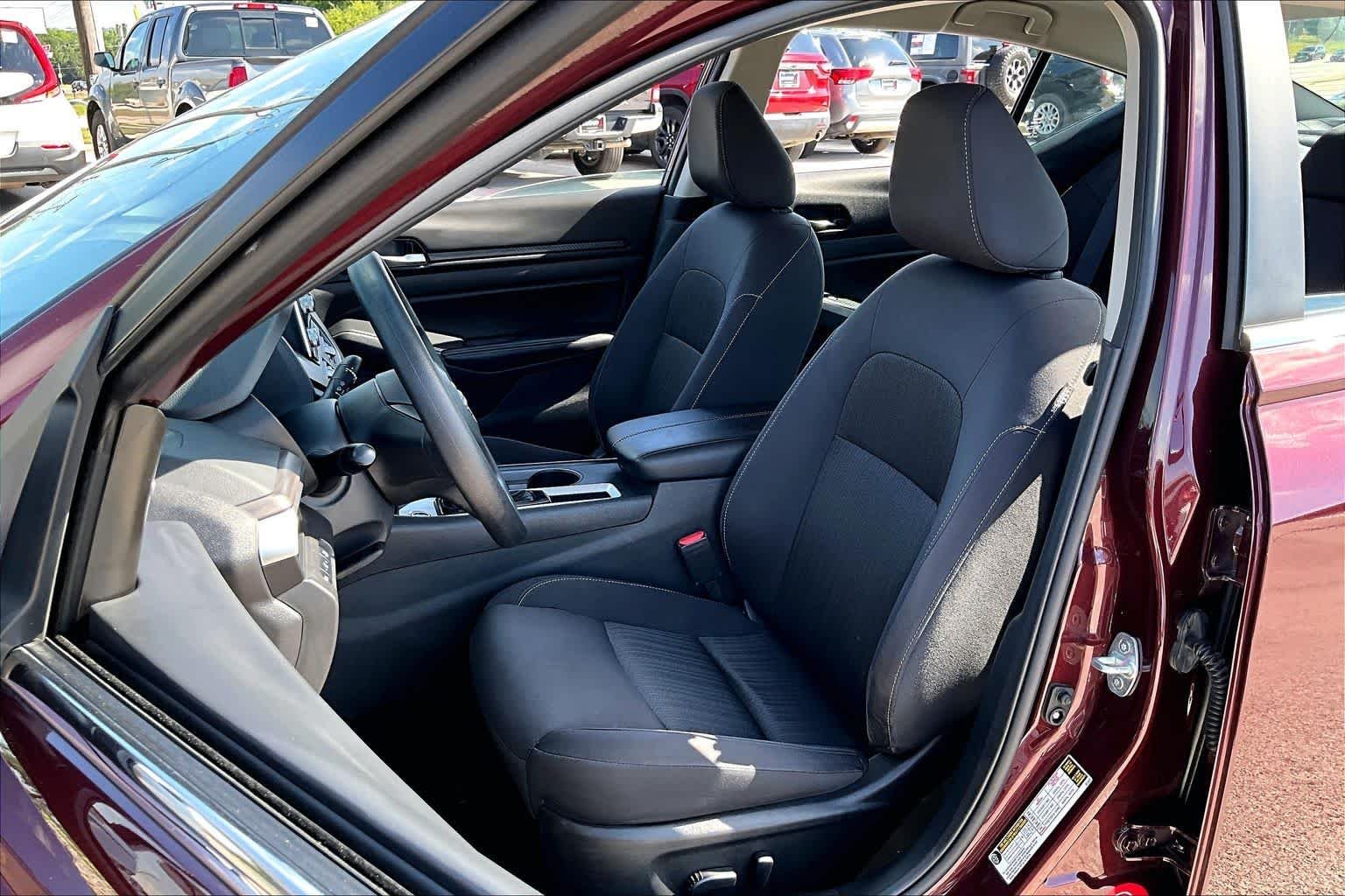 Certified Used 2025 Garnet Pearl Metallic Nissan SV image 8