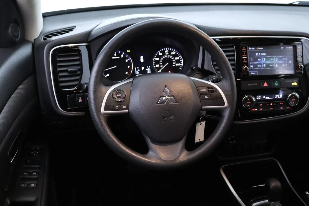 Used 2018 Black Mitsubishi ES image 17