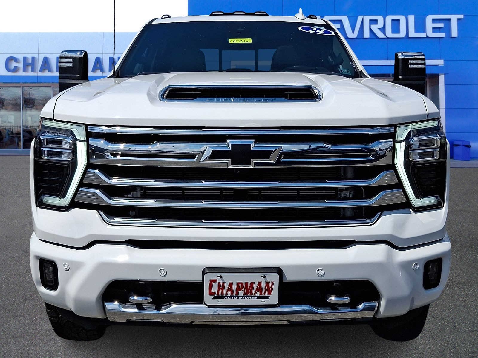 Used 2024 Summit White Chevrolet High Country image 2