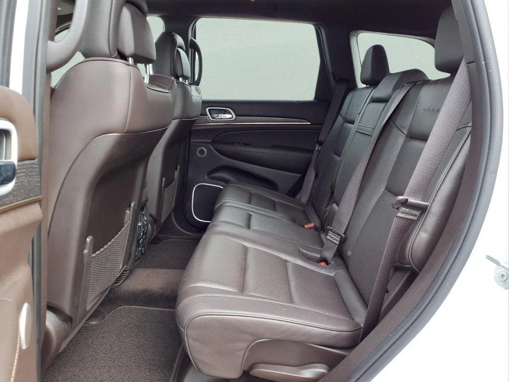 Used 2019 Bright White Clearcoat Jeep Summit 4x2 image 10