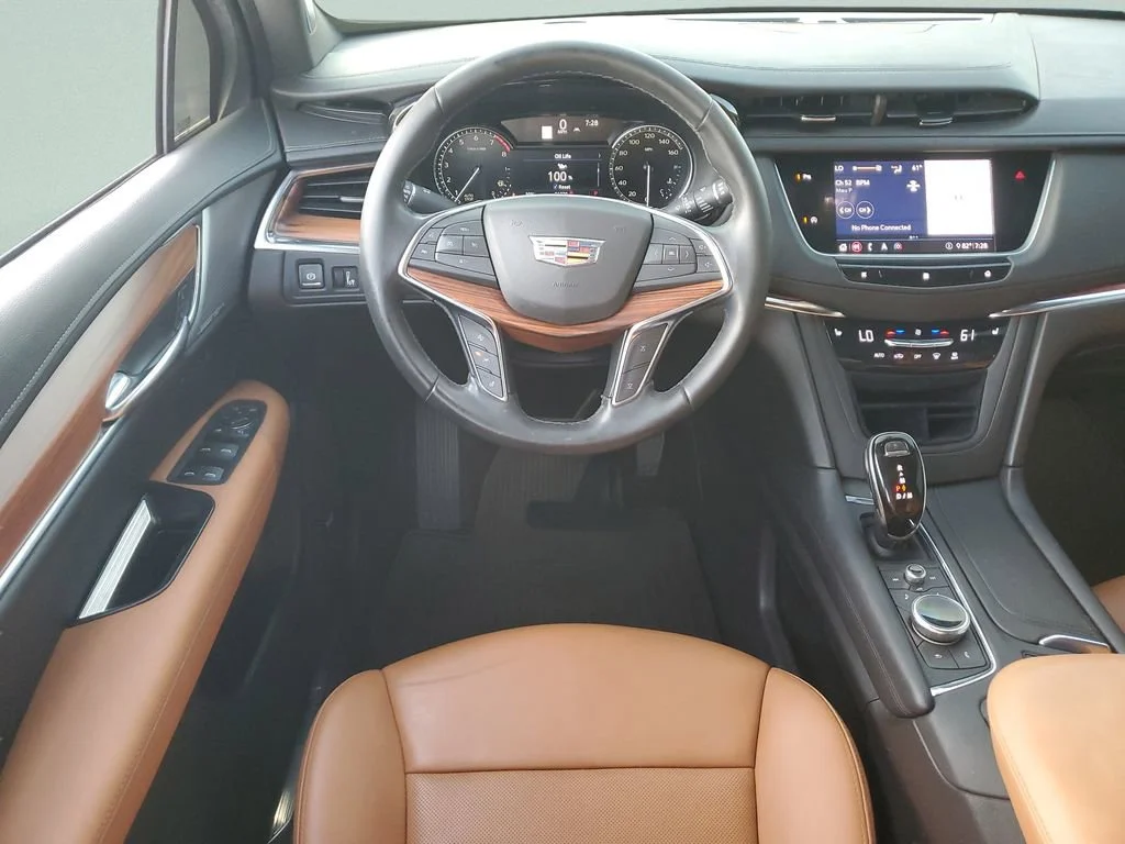 Used 2020 CRYSTAL WHITE TRICOAT Cadillac Premium Luxury FWD image 12