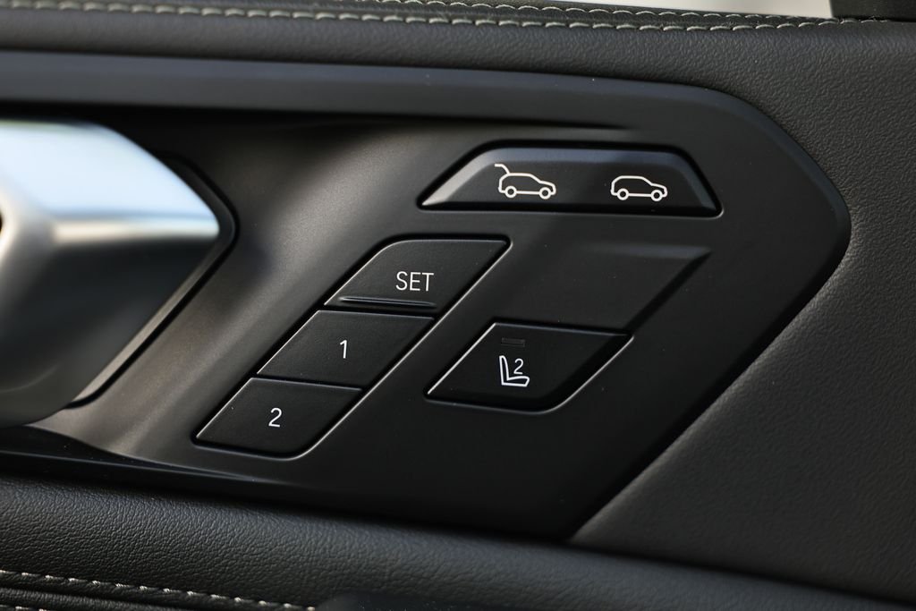 New 2027 Black Sapphire Metallic BMW xDrive40i image 16
