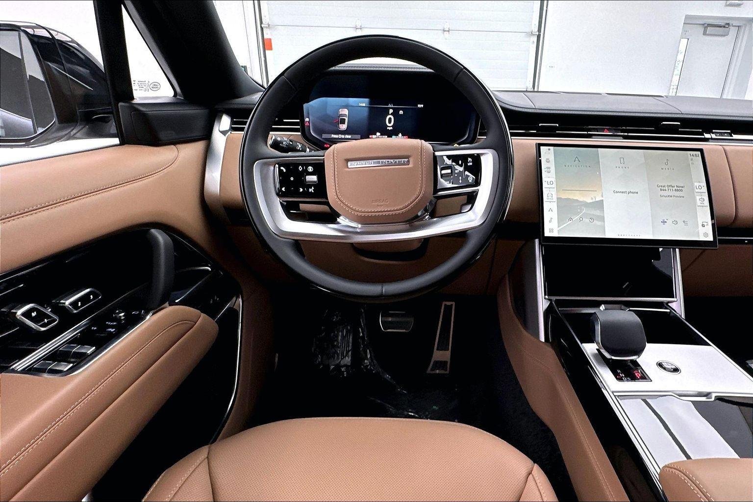 New 2026 Ostuni Pearl White Premium Metallic Land Rover SE image 10
