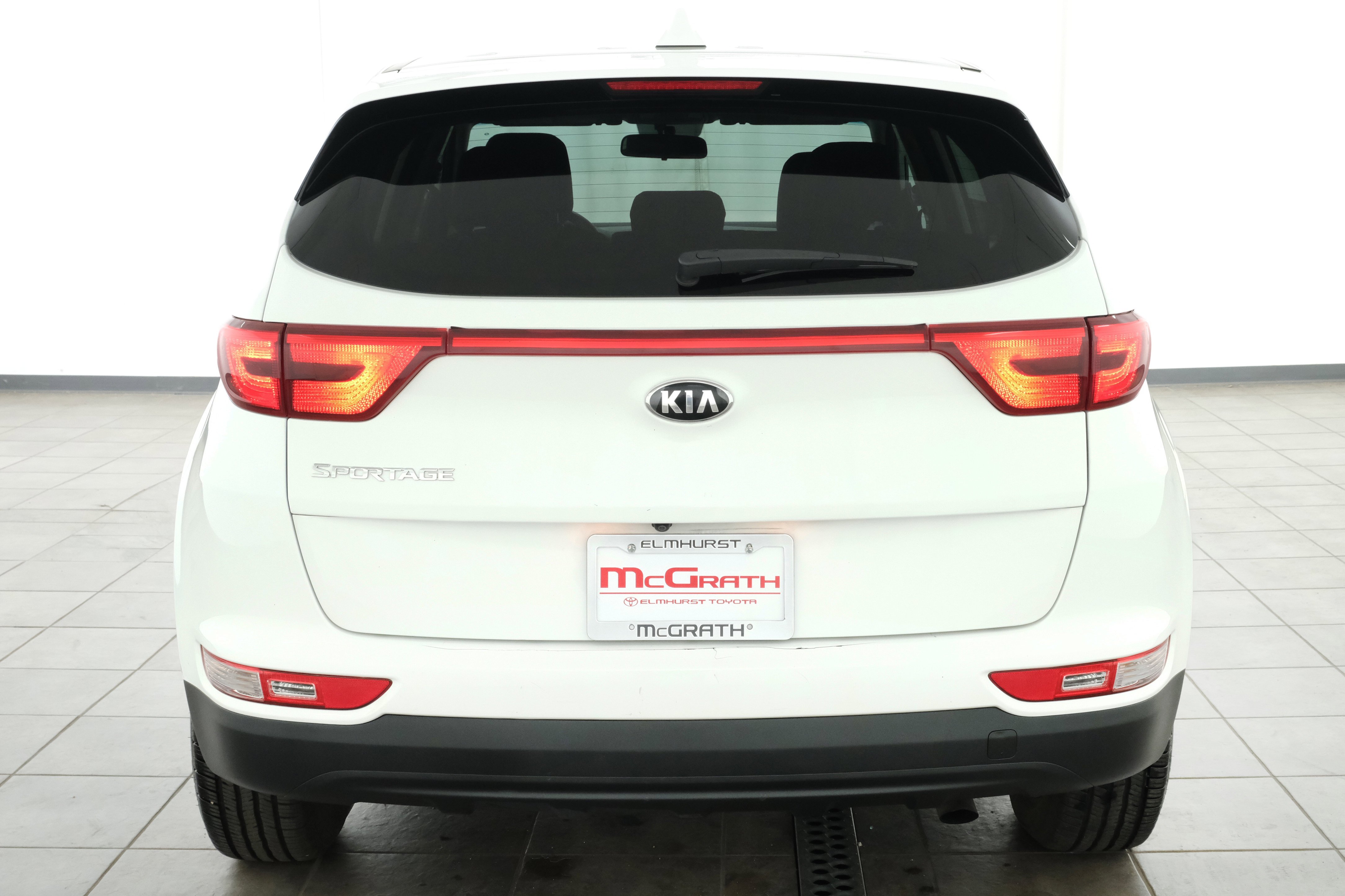 Used 2018 Clear White Kia LX image 5