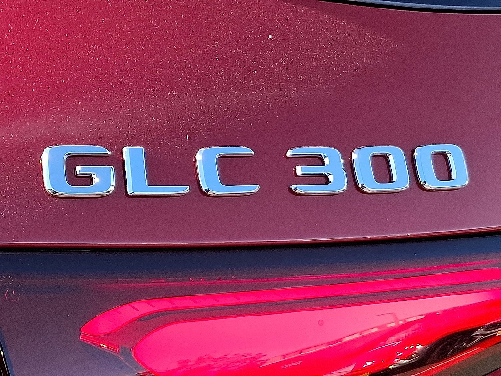 Certified Used 2026 Manufaktur Patagonia Red Metallic   993 Mercedes-Benz GLC 300 image 15