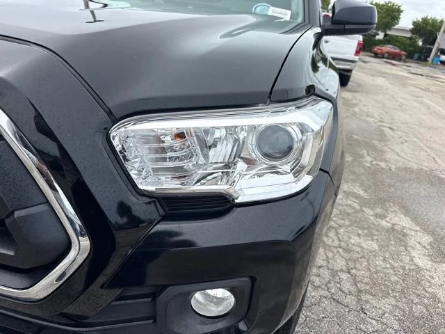 Used 2022 Black Toyota SR5 image 9