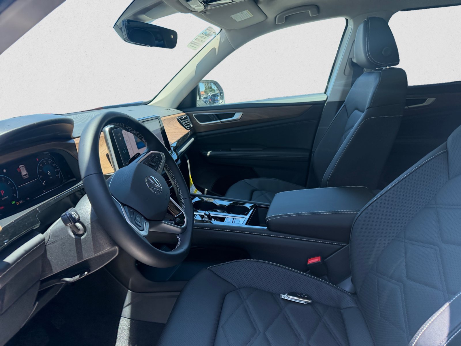 New 2026 White Volkswagen 2.0T SE w/Technology image 9