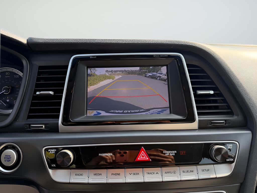 Used 2018 White Hyundai SEL image 14