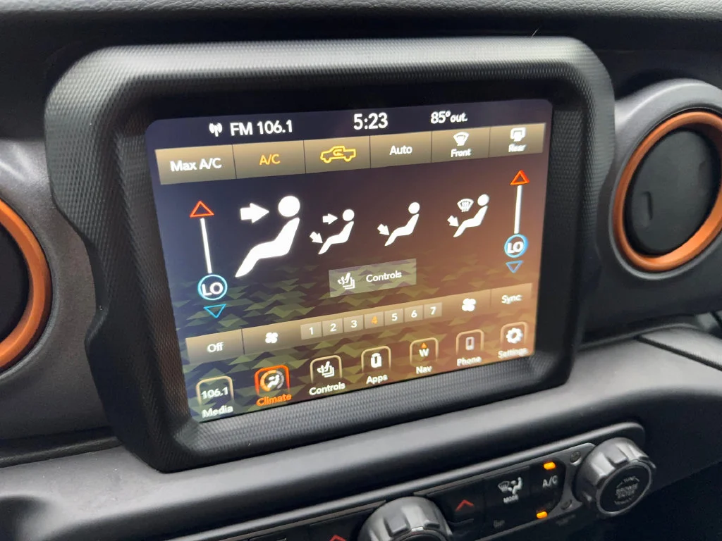 Used 2023 White Jeep Mojave image 64