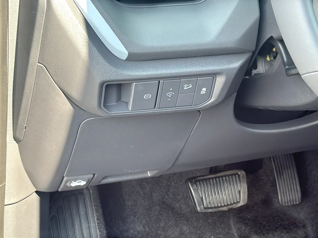 New 2027 Gray Kia S image 28