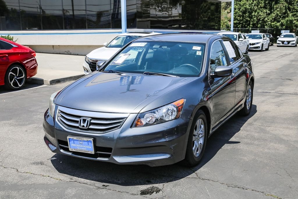 Used 2012 Polished Metal Metallic Honda SE image 3