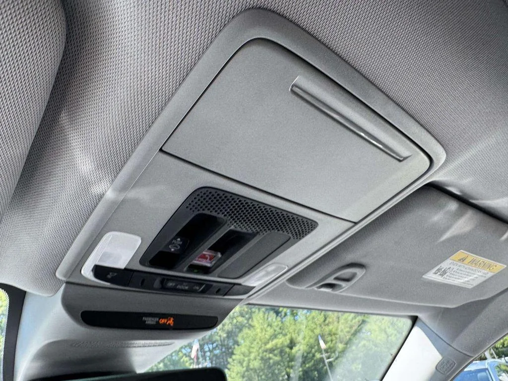 Used 2025 Platinum White Pearl Acura Base image 32