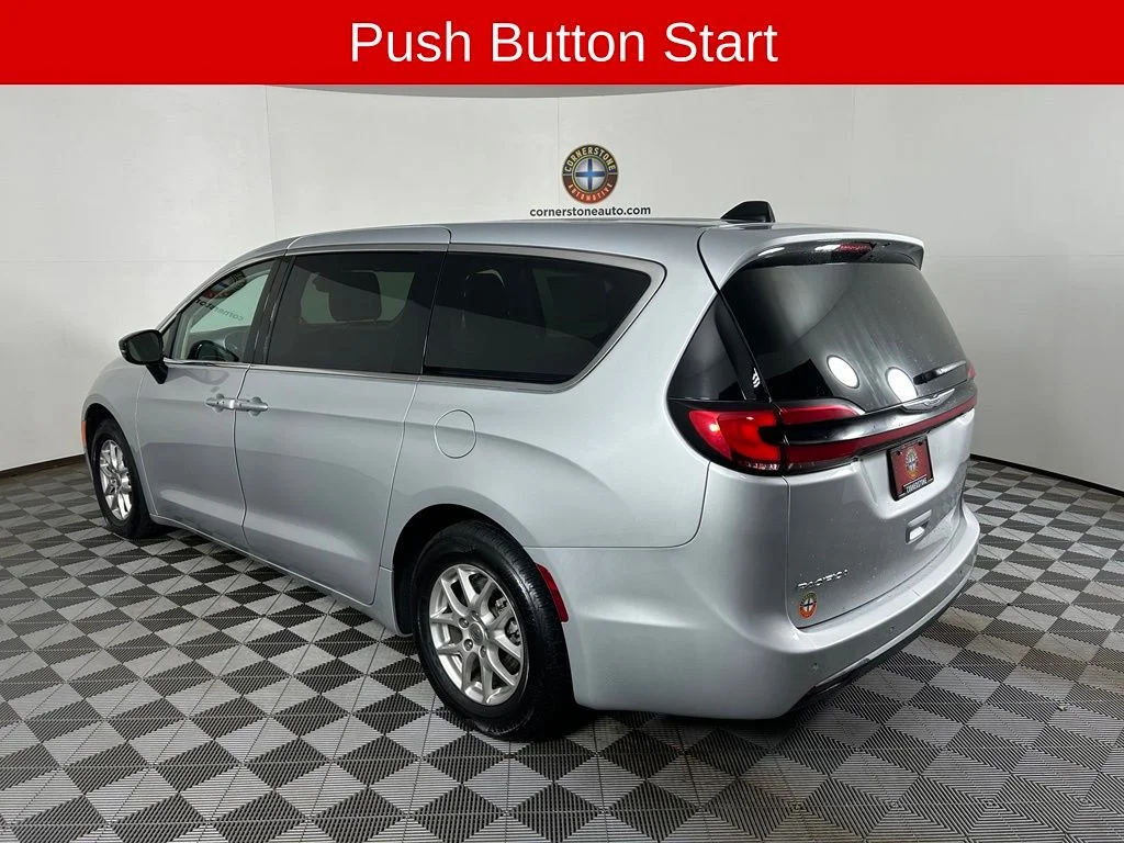 Used 2024 Silver Chrysler Touring L image 18