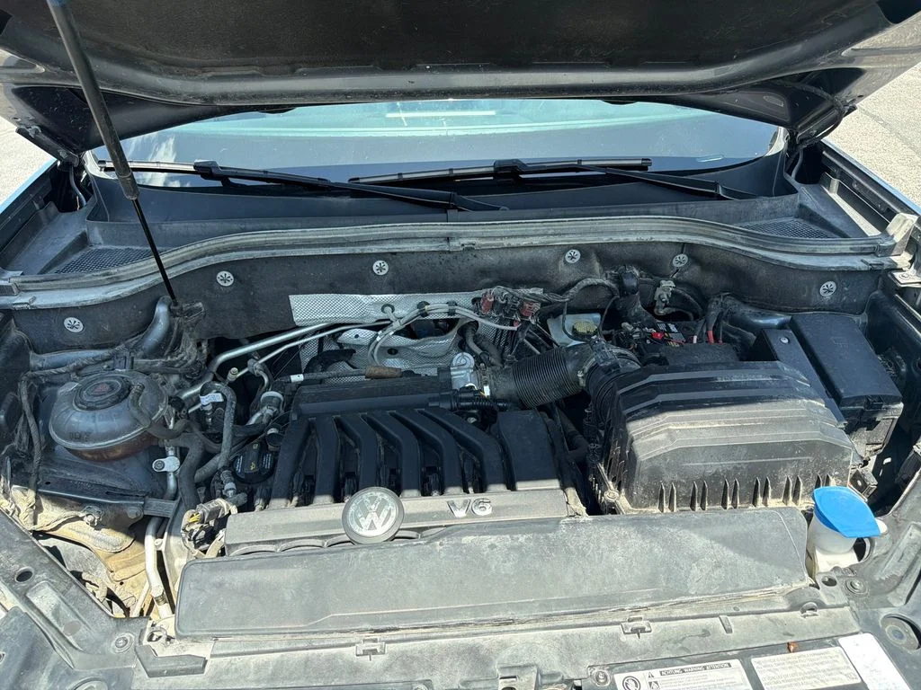 Used 2019  Volkswagen SEL Premium image 24