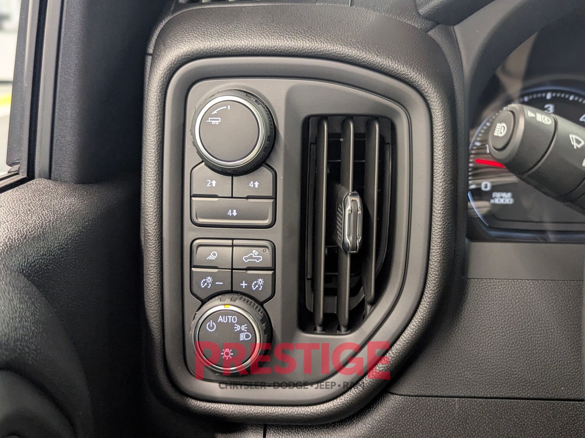 2025 Chevrolet Silverado 2500HD Custom - Photo 22