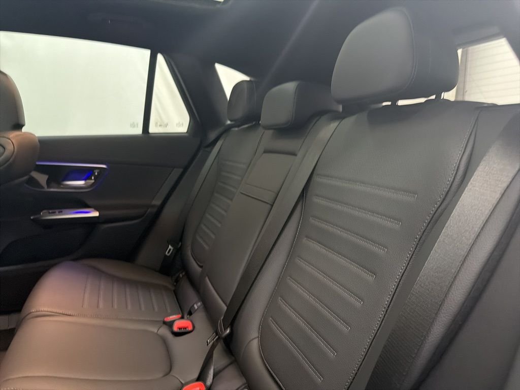 Used 2026 Black Mercedes-Benz GLC 300 image 19