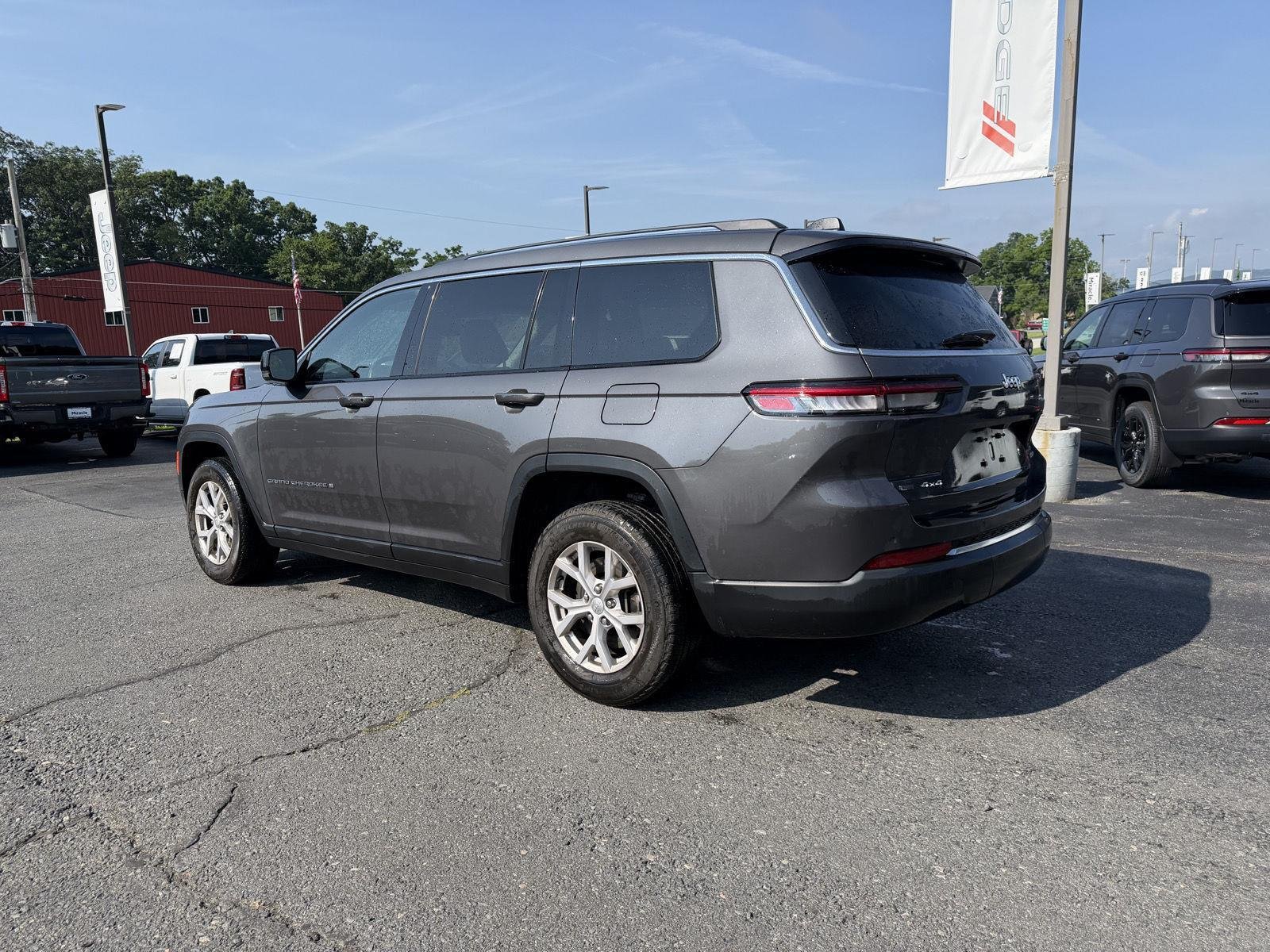 Used 2021 Baltic Gray Metallic Clearcoat Jeep Limited image 6