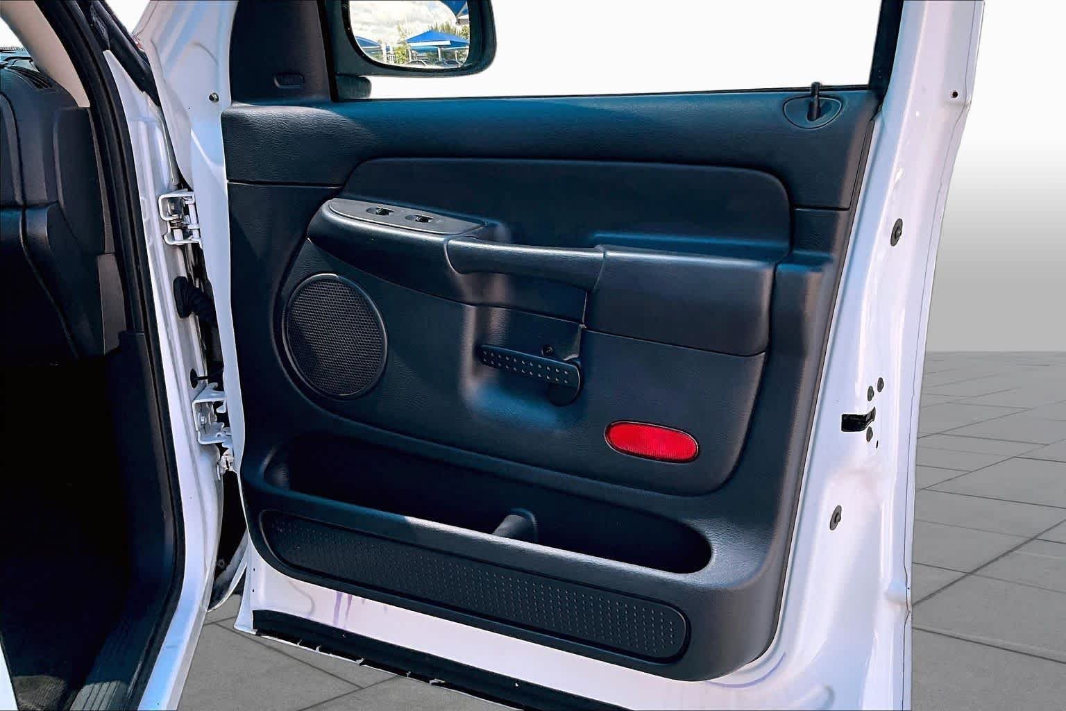 Used 2003 Bright White Dodge SLT image 20