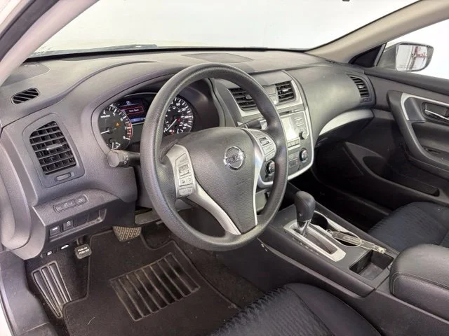 Used 2018 White Nissan 2.5 S image 8