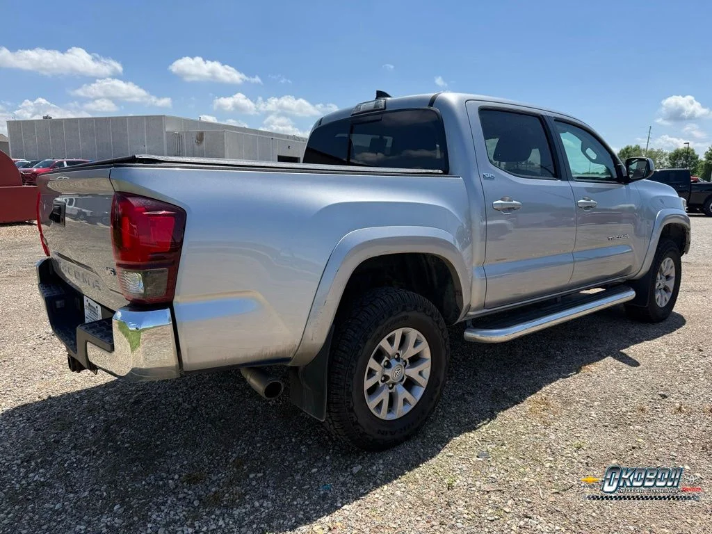 Used 2018 Silver Toyota SR5 image 3