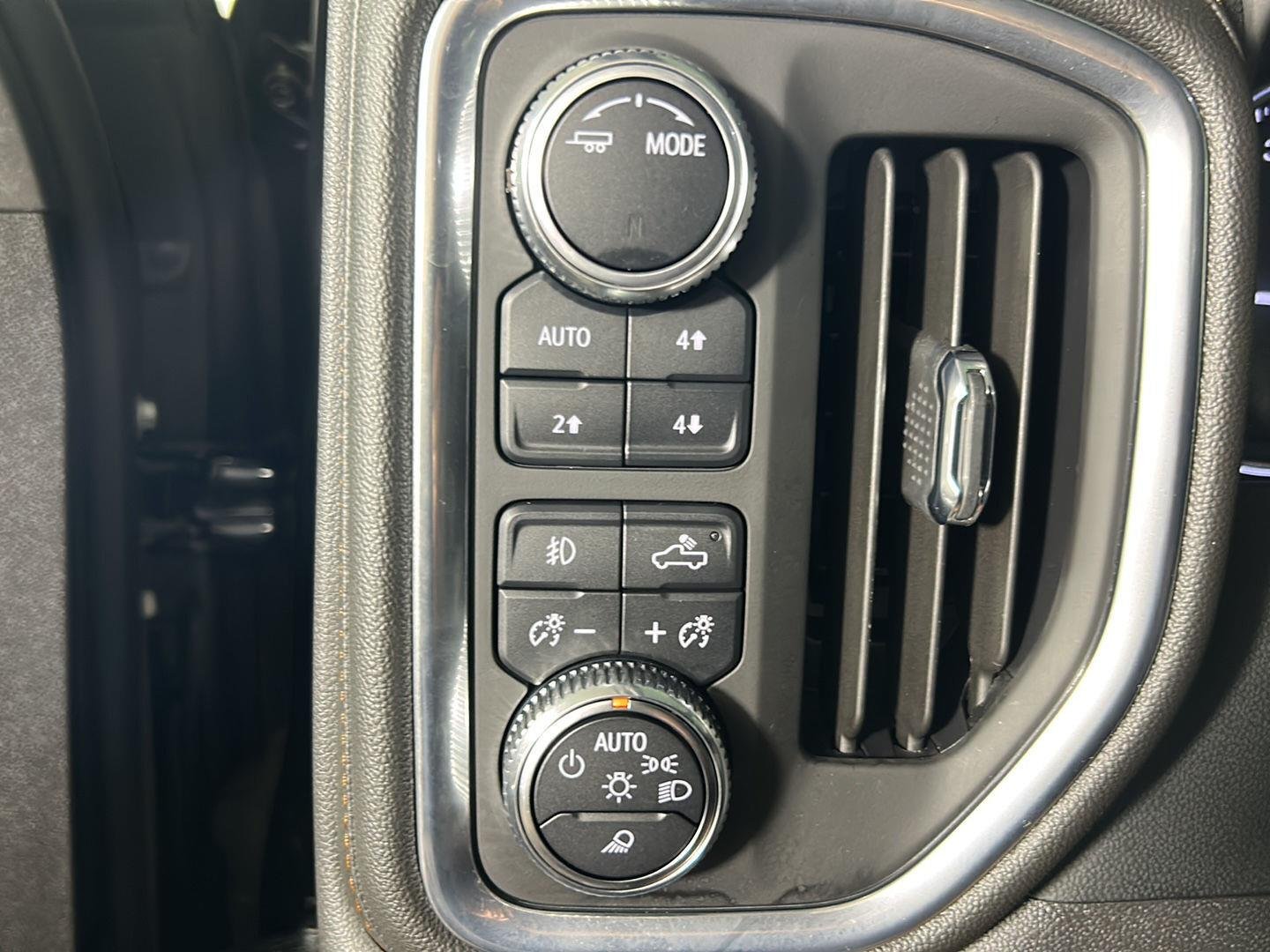 Used 2022 Onyx Black GMC AT4 image 24