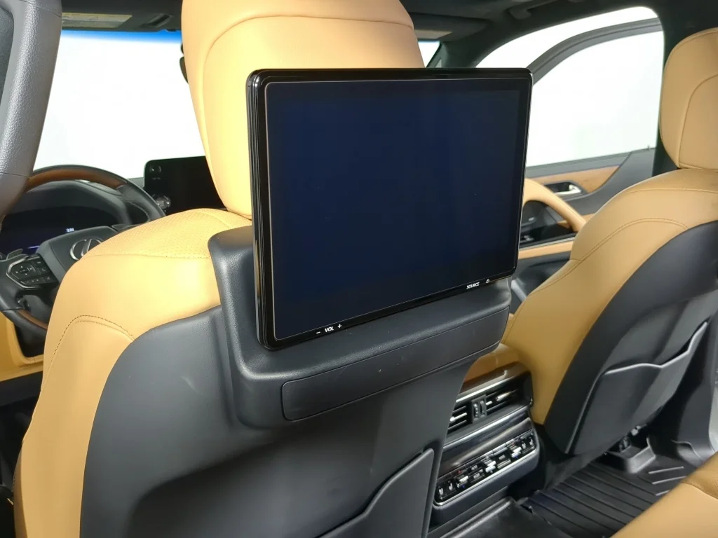 Used 2023 White Lexus Luxury image 15