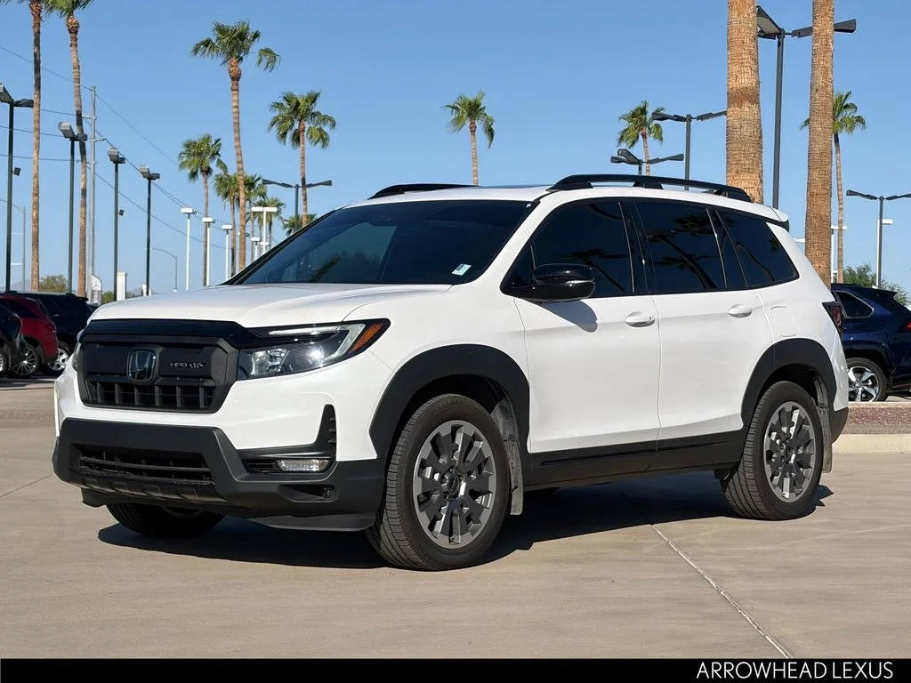 Used 2025 White Honda Black Edition image 2