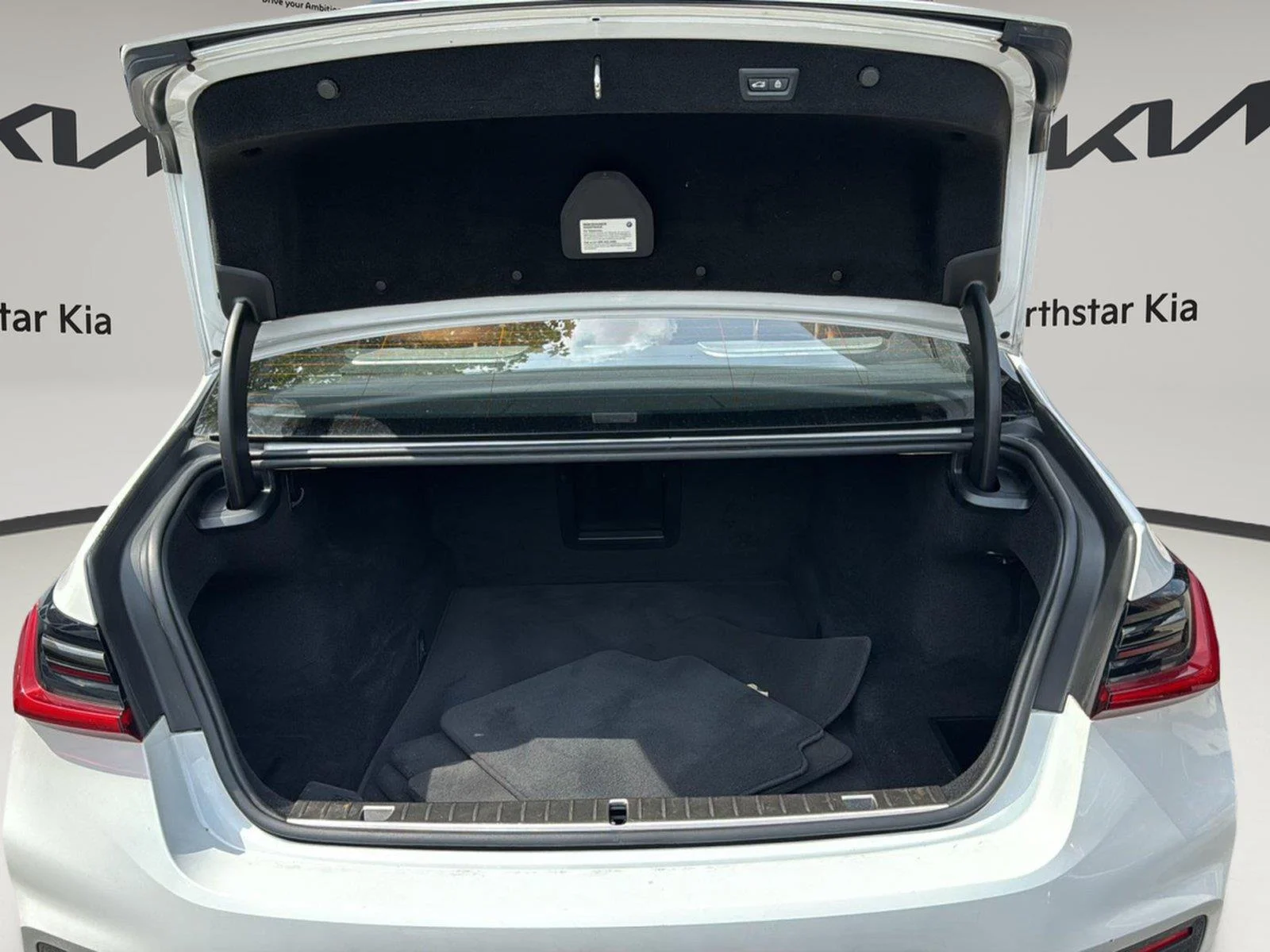Used 2021 Mineral White Metallic BMW 750i xDrive image 26