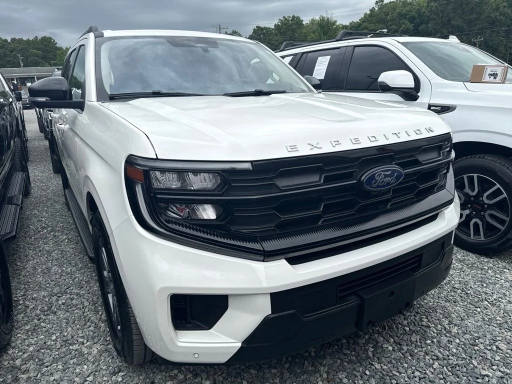 Used 2025 White Ford Active image 2