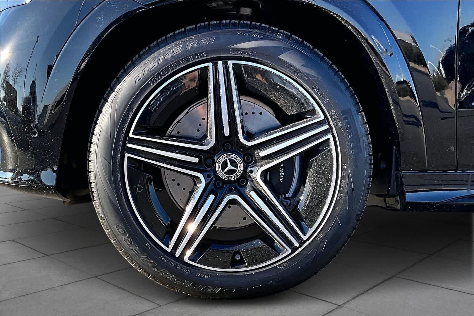New 2026 Obsidian Black Metallic Mercedes-Benz GLE 580 image 21