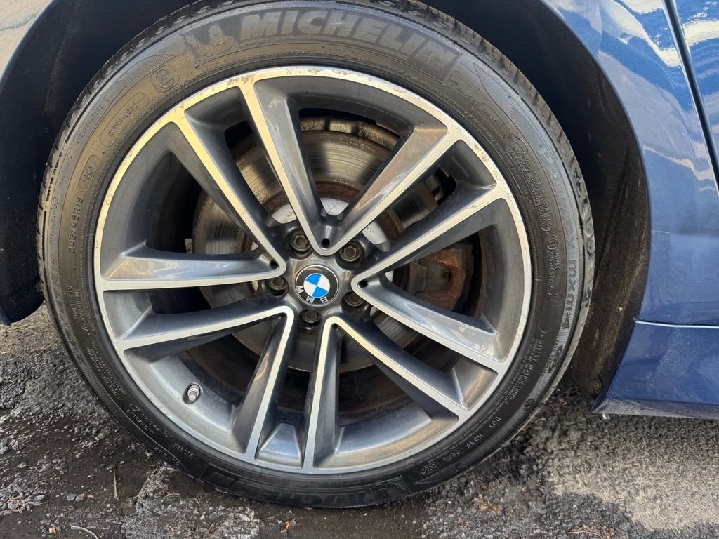 Used 2022 Blue BMW 750i xDrive image 17