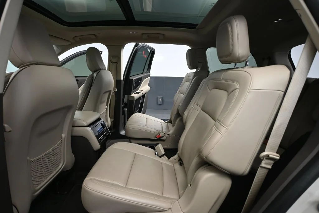 Used 2023 White Lincoln Reserve image 33