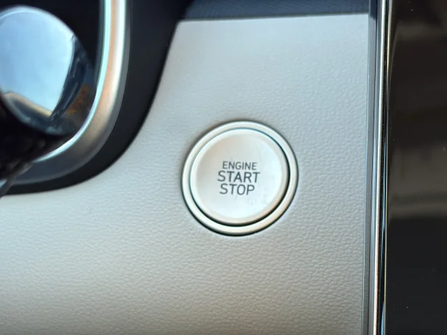 Used 2024 Blue Hyundai SEL image 13